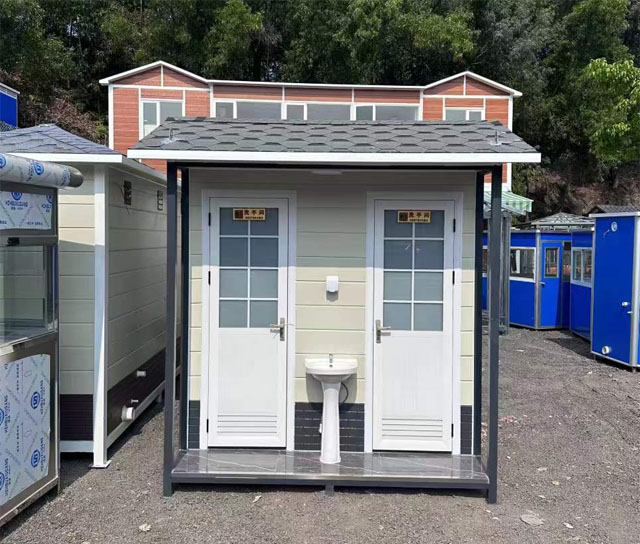 金属雕花板厕所2